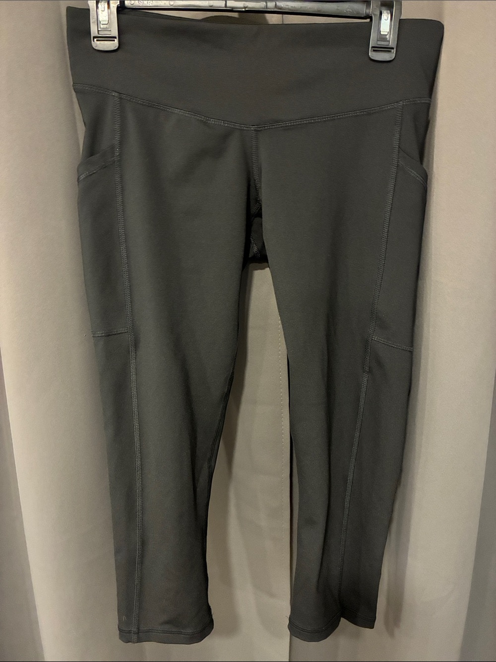 Champion Black Capri Leggings with Side Pockets